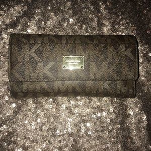 Michael Kors Jet Set Wallet